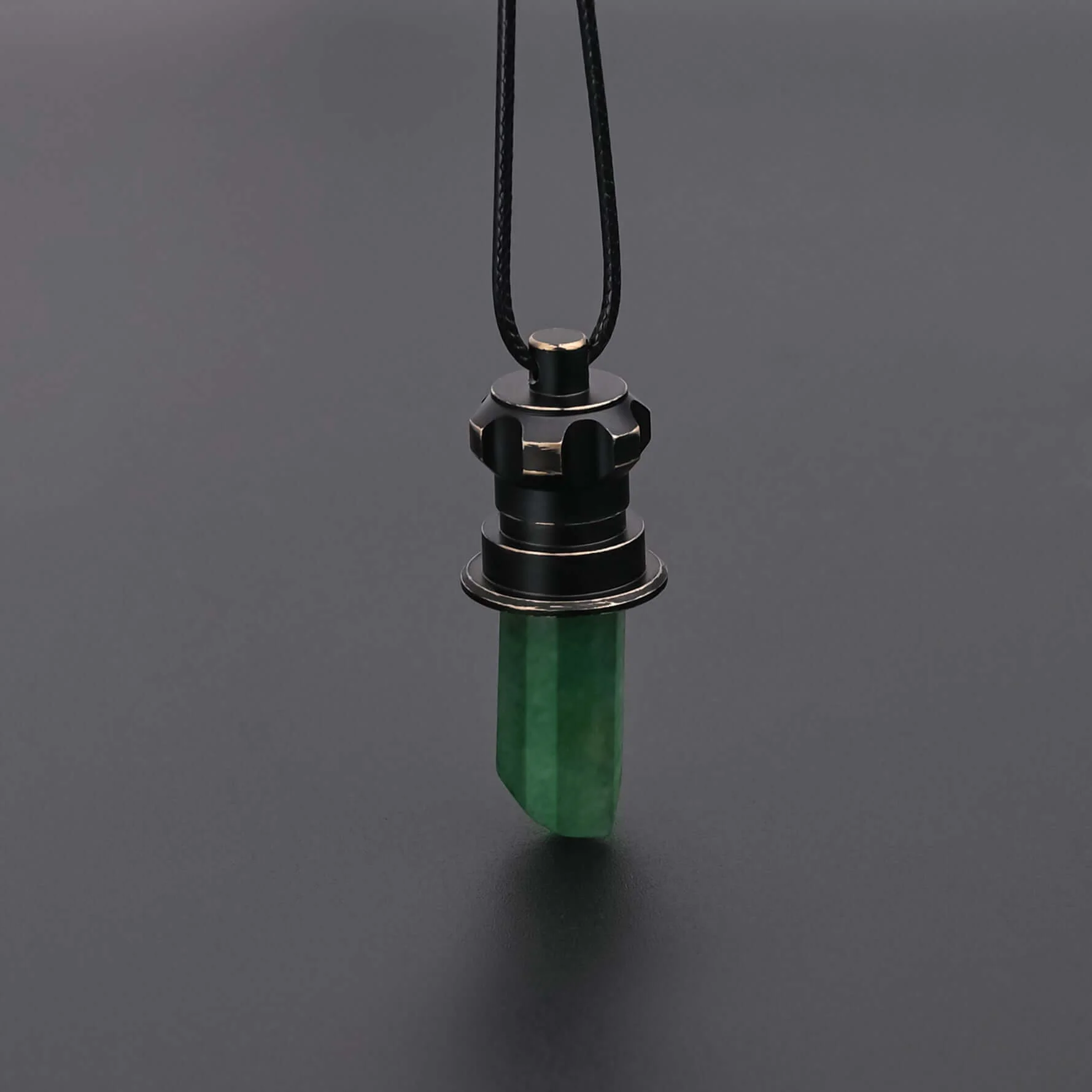 Kyber Crystal Pendant Necklace - Image 7